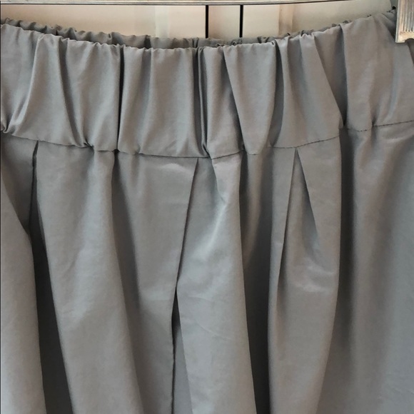 Banana Republic miniskirt - Picture 2 of 4